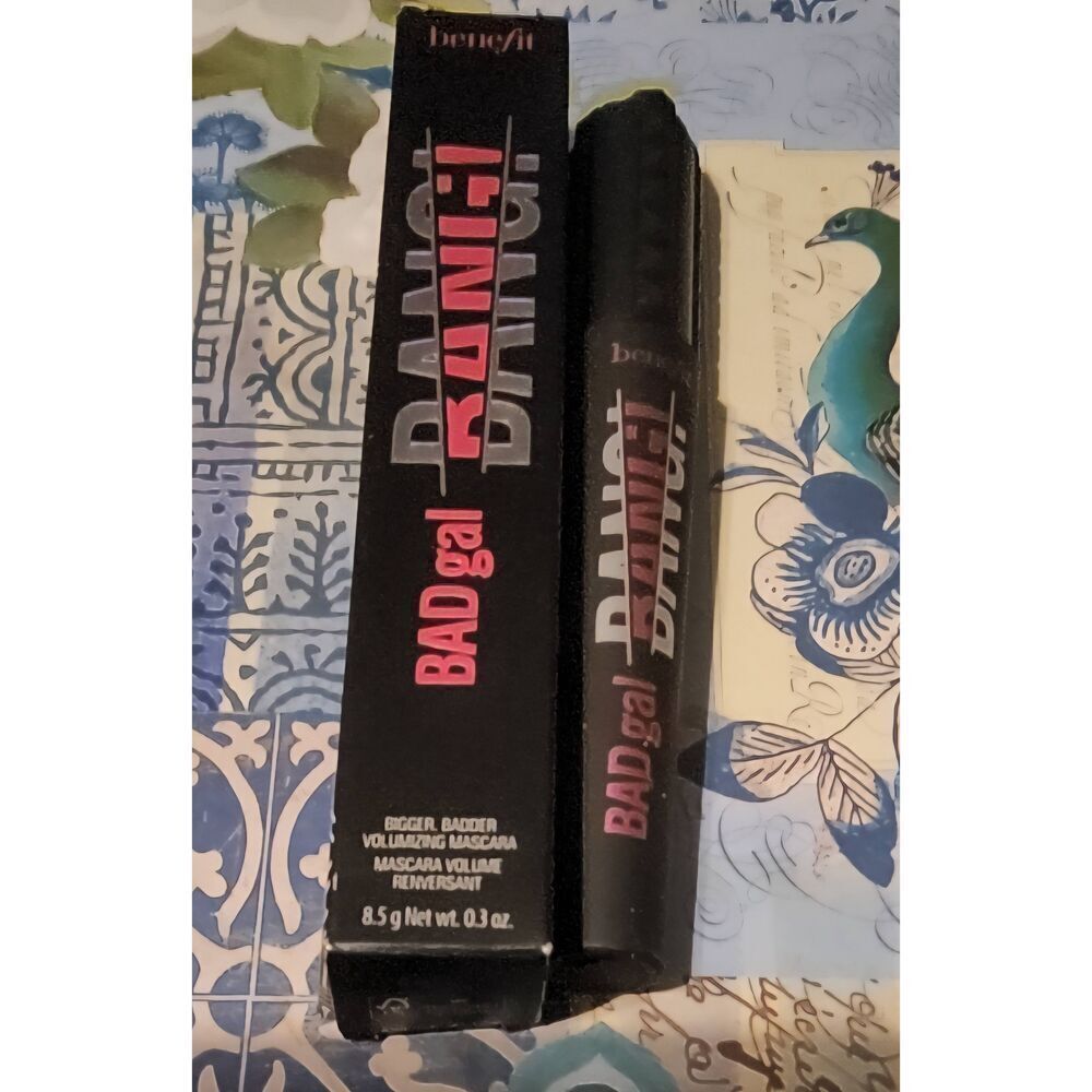 BENEFIT COSMETICS Bad gal Bang! Volumizing Mascara in Intense Pitch Black